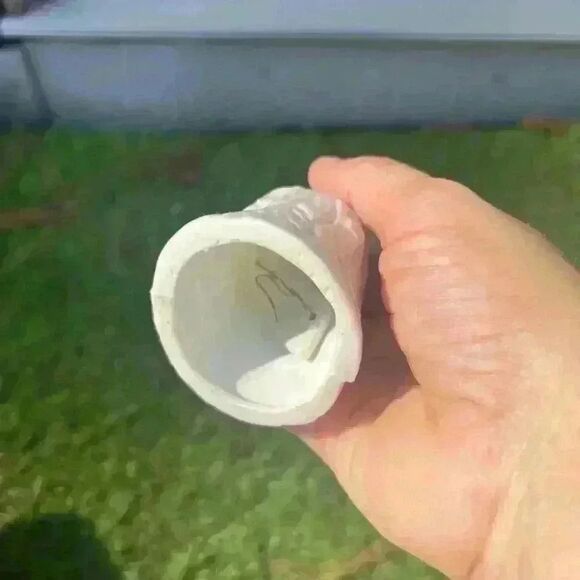 Vintage White Porcelain Taiwan Folk Art‎ Banjo Boy on a Tree Stump Bell - Picture 8 of 8